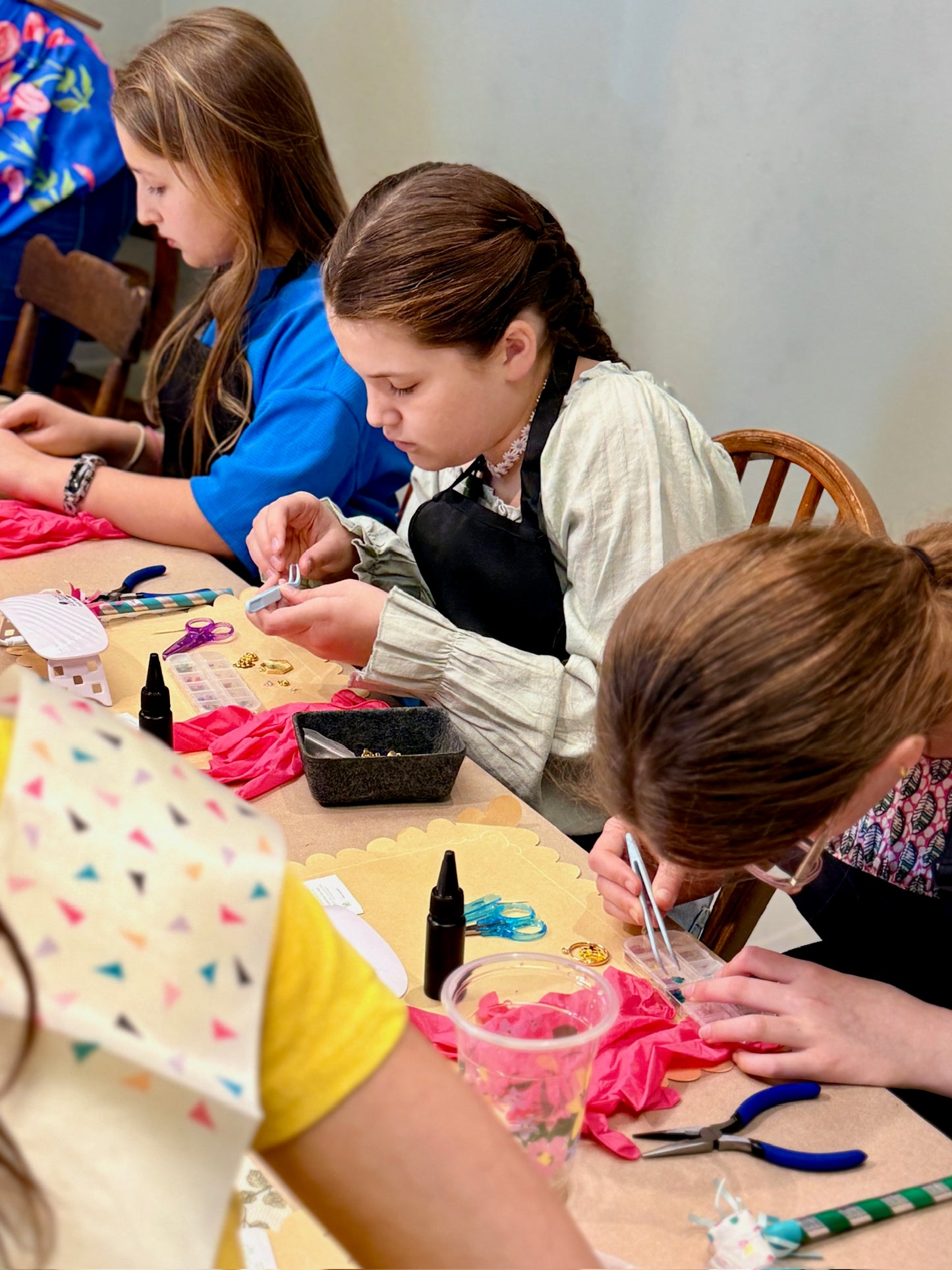 Junior Naturalists: Botanical Jewelry Making June 20th, 11am, 7+