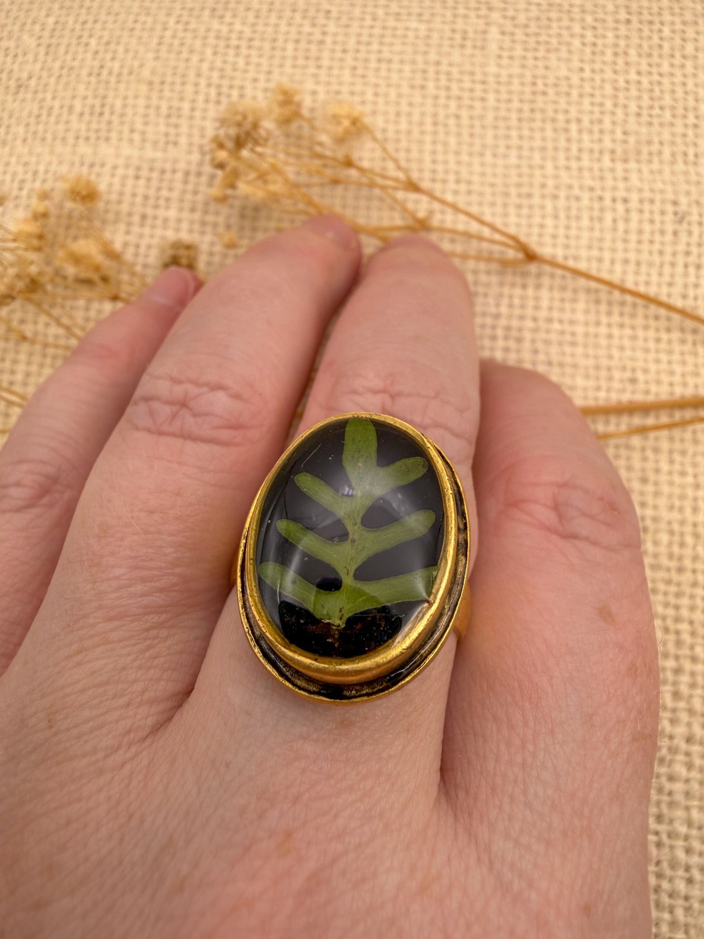 Fern Ring, Oval: Specimen 002