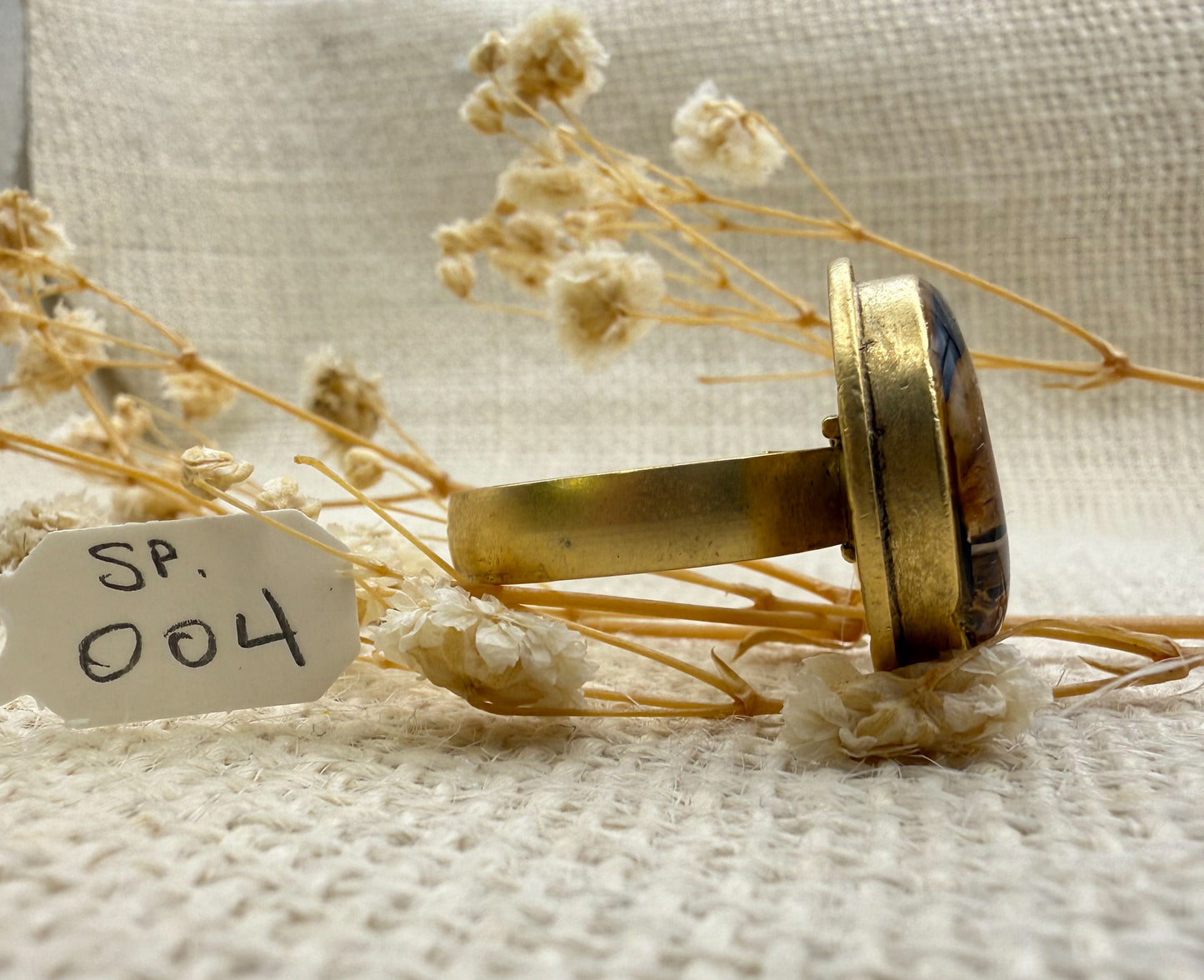 Fungus Ring, Round: Specimen 004