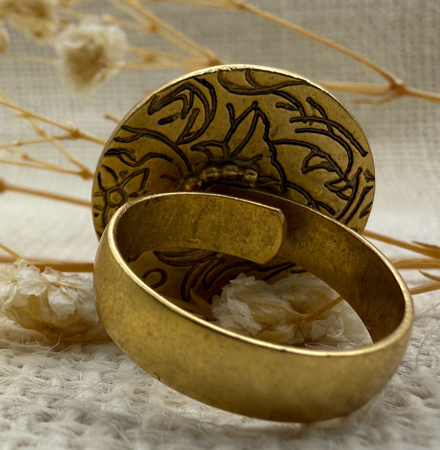 Fungus Ring, Round: Specimen 004