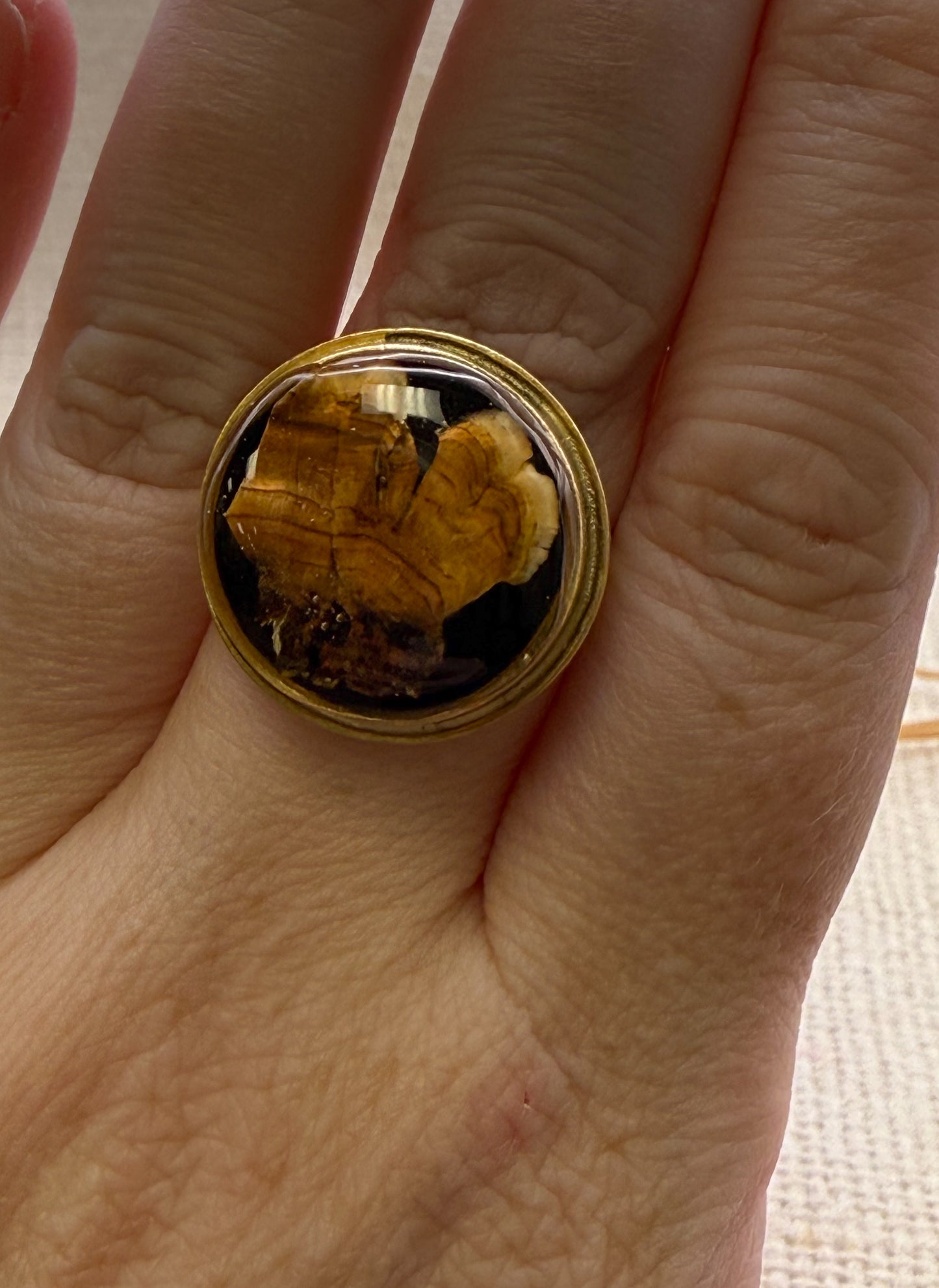 Fungus Ring, Round: Specimen 007