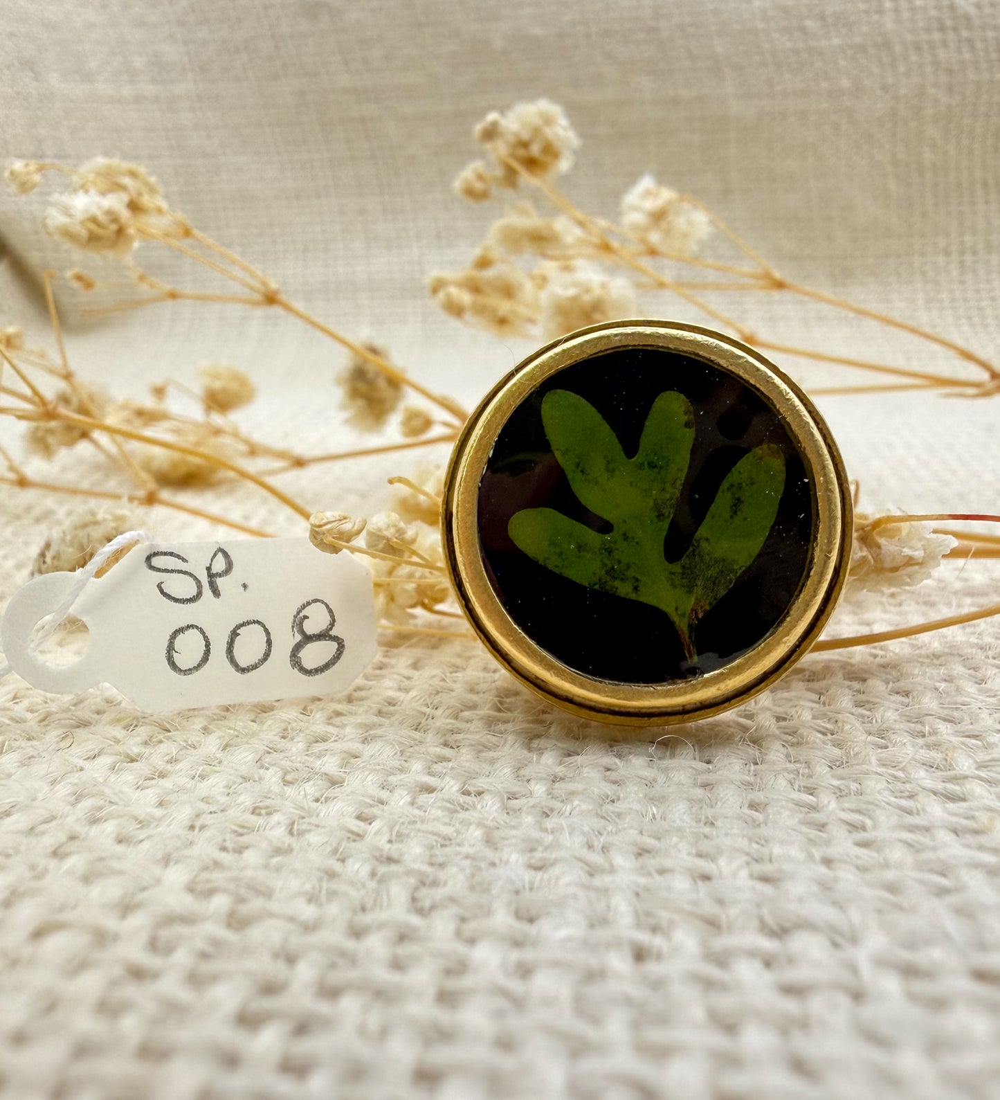 Fern Ring, Round: Specimen 008