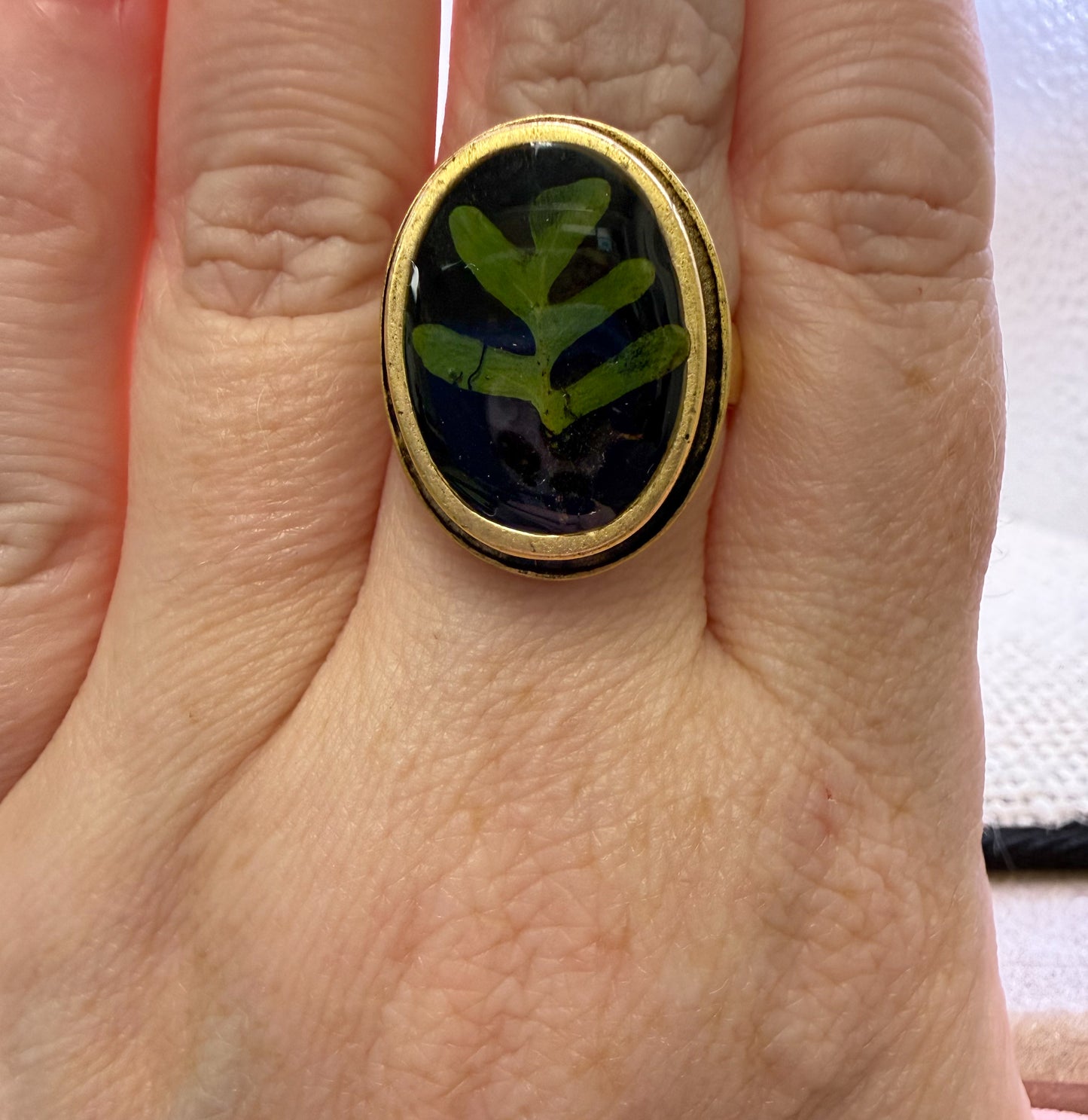 Fern Ring, Oval: Specimen 009